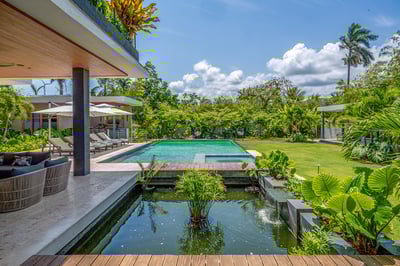 Luxury Villa Photo #9