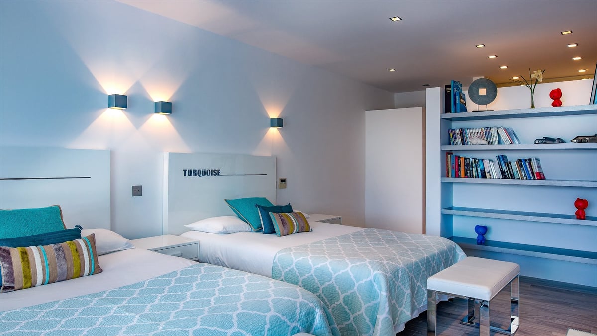 Bedroom 4: Located on the lower level, with ocean view. 2 double beds, that can  - Image 66