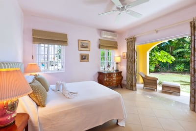 Luxury Villa Photo #15