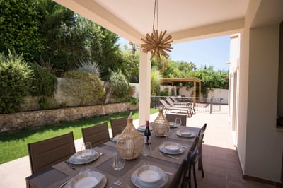 Luxury Villa Photo #6