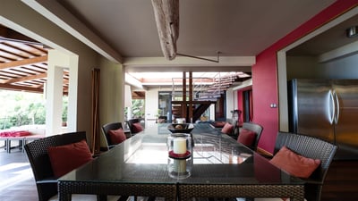 Dining Area & Kitchen