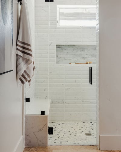 Guest bedroom 2 en suite bath