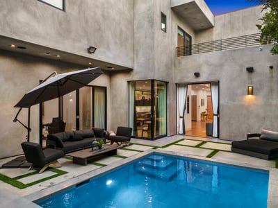 Luxury Villa Photo #4