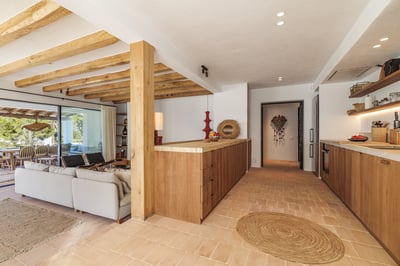 Luxury Villa Photo #22