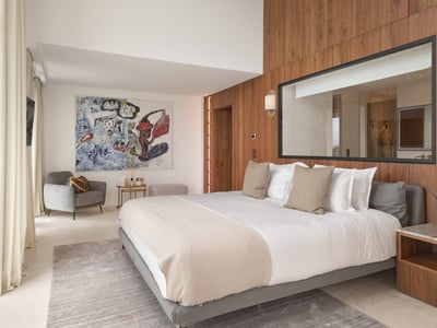 Luxury Villa Photo #16