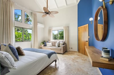 Luxury Villa Photo #32