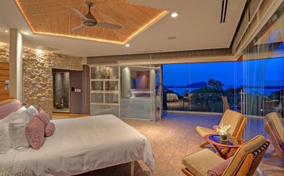 Luxury Villa Photo #19