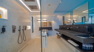 Luxury Villa Photo #37