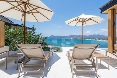 Luxury Villa Photo #3