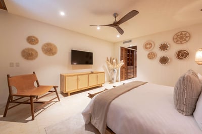Luxury Villa Photo #35