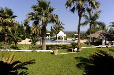 Luxury Villa Photo #9