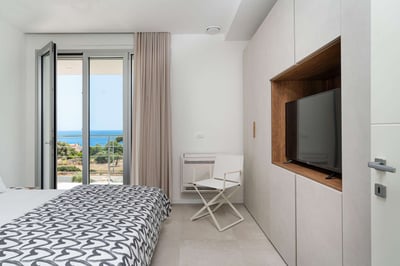 Luxury Villa Photo #28