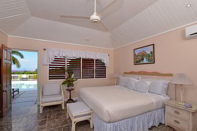 Luxury Villa Photo #19