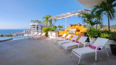 Luxury Villa Photo #10