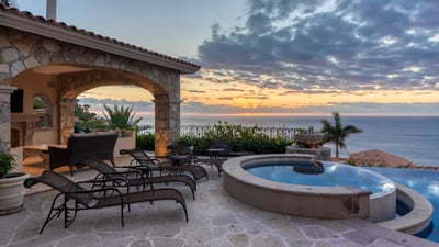Luxury Villa Photo #8