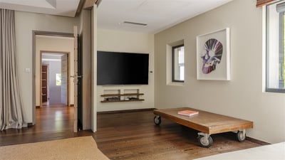 Luxury Villa Photo #43