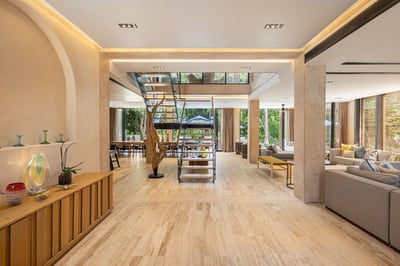 Luxury Villa Photo #15