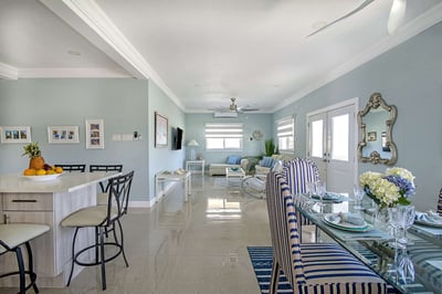 Luxury Villa Photo #18