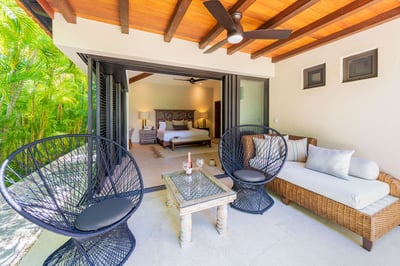 Luxury Villa Photo #23