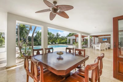 Luxury Villa Photo #17