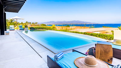 Luxury Villa Photo #3