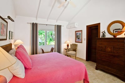 Luxury Villa Photo #23