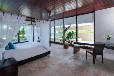 Luxury Villa Photo #22