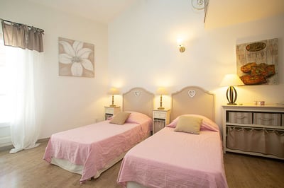 Luxury Villa Photo #18