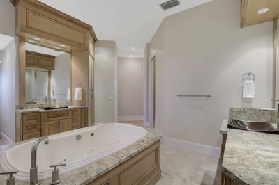 Luxury Villa Photo #31