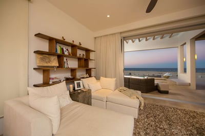 Luxury Villa Photo #12