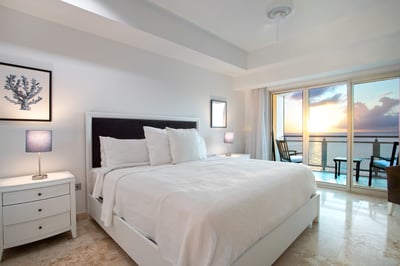 Luxury Villa Photo #23