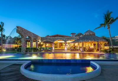 Luxury Villa Photo #6