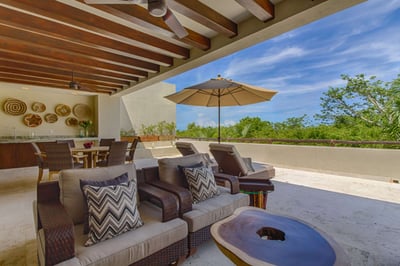 Luxury Villa Photo #2