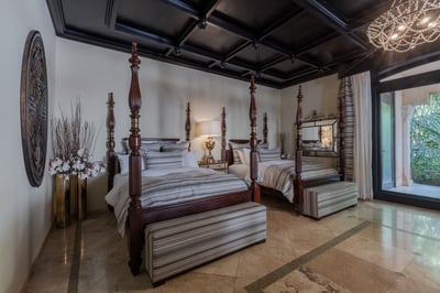 Luxury Villa Photo #47