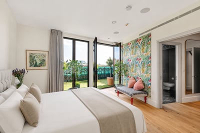 Luxury Villa Photo #33