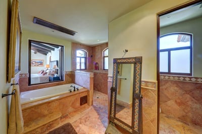 Luxury Villa Photo #27