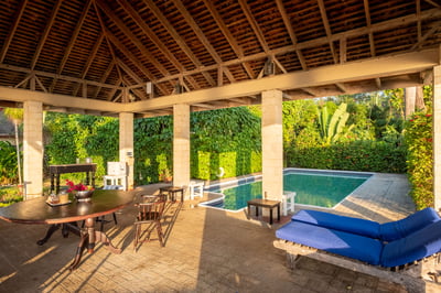 Luxury Villa Photo #4