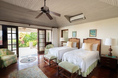 Luxury Villa Photo #13