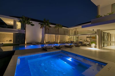 Luxury Villa Photo #18