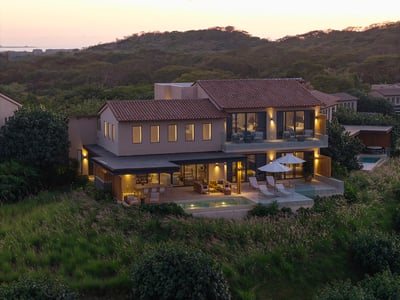 Luxury Villa Photo #2