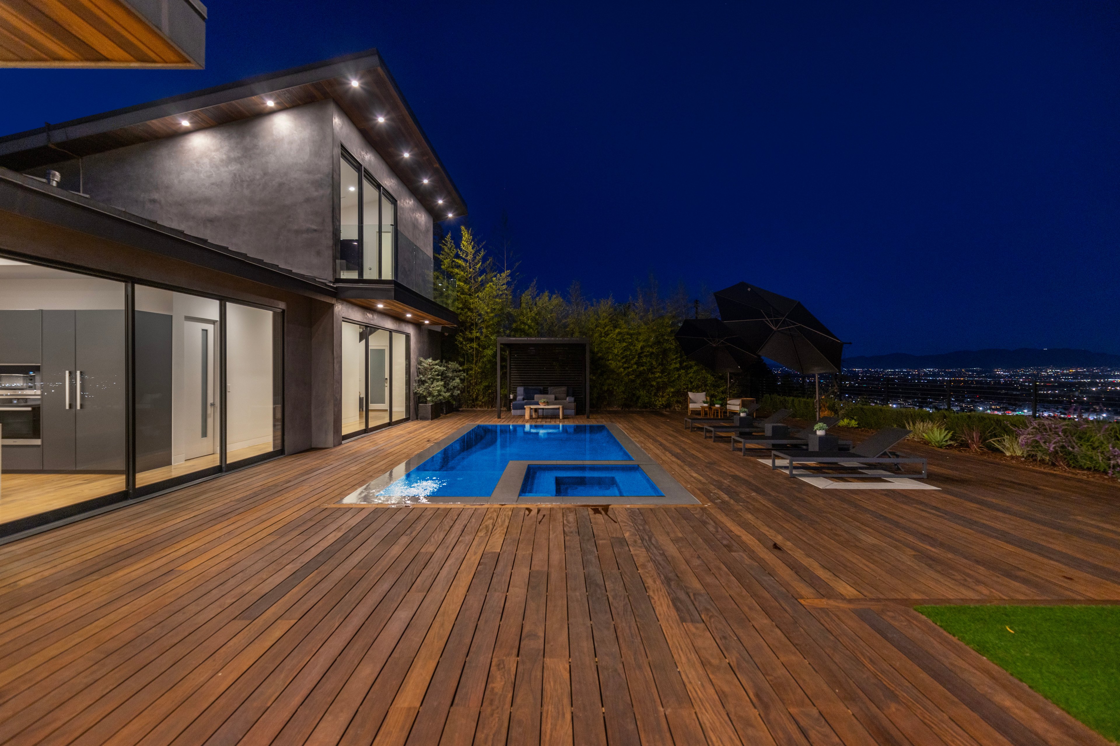 Skyline Luxury Haven - 2