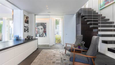Lobby: Air-conditioned area with HD-TV, Dish network. 