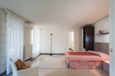Luxury Villa Photo #16