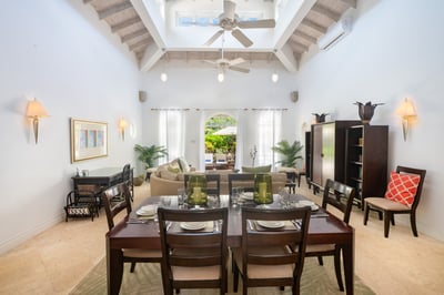 Luxury Villa Photo #9