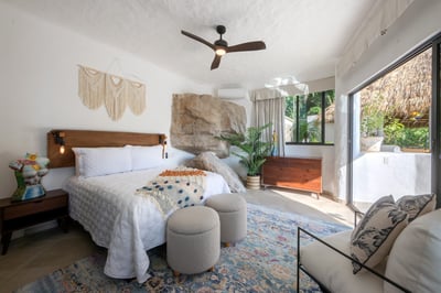 Luxury Villa Photo #22