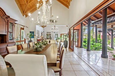 Luxury Villa Photo #22