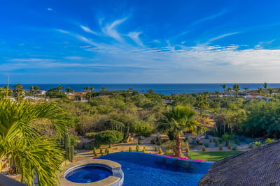 Luxury Villa Photo #3