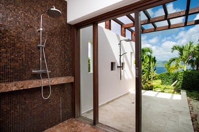Luxury Villa Photo #40