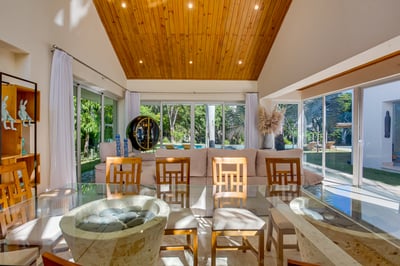 Luxury Villa Photo #38