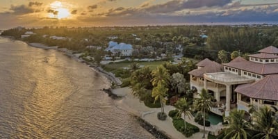 Luxury Villa Photo #3